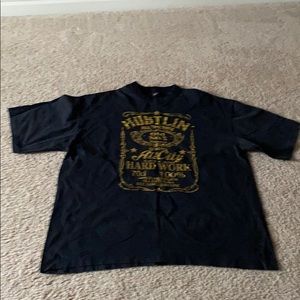 Nice black and gold men’s T-shirt